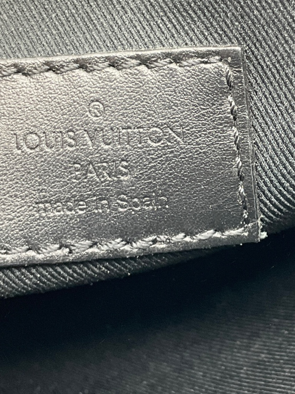 LOUIS VUITTON BLACK MONOGRAM CANVAS AND LEATHER ALPHA MESSENGER BAG - Picture 13 of 13